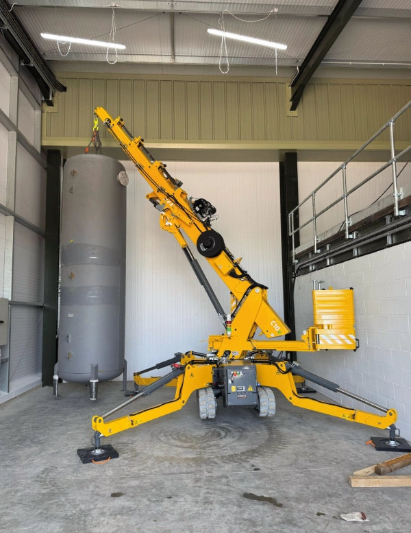 Hoeflon C10e Fully Electric Mini Crane