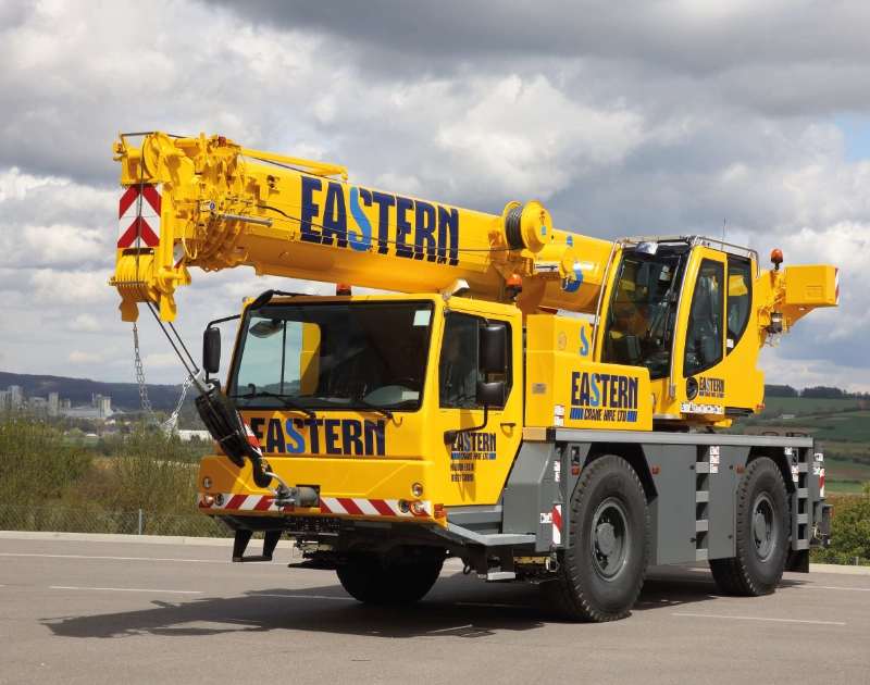 Liebherr LTM1040 mobile crane