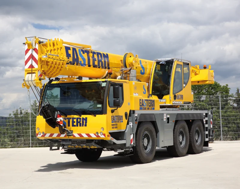 Liebherr LTM1060 mobile crane